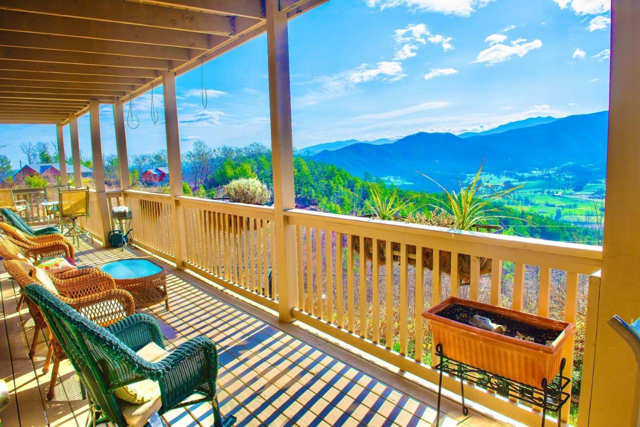 Tanasi Lodge - Reunions, Retreats, Weddings, Family Getaways Sevierville Exteriör bild