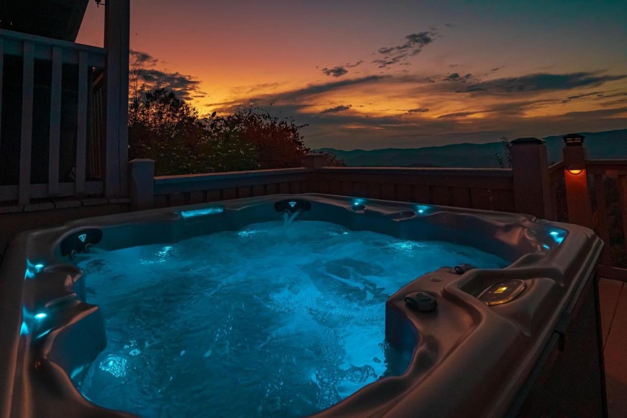 Tanasi Lodge - Reunions, Retreats, Weddings, Family Getaways Sevierville Exteriör bild