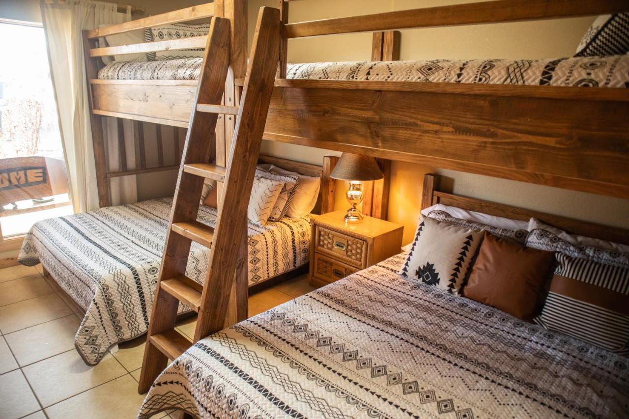 Tanasi Lodge - Reunions, Retreats, Weddings, Family Getaways Sevierville Exteriör bild
