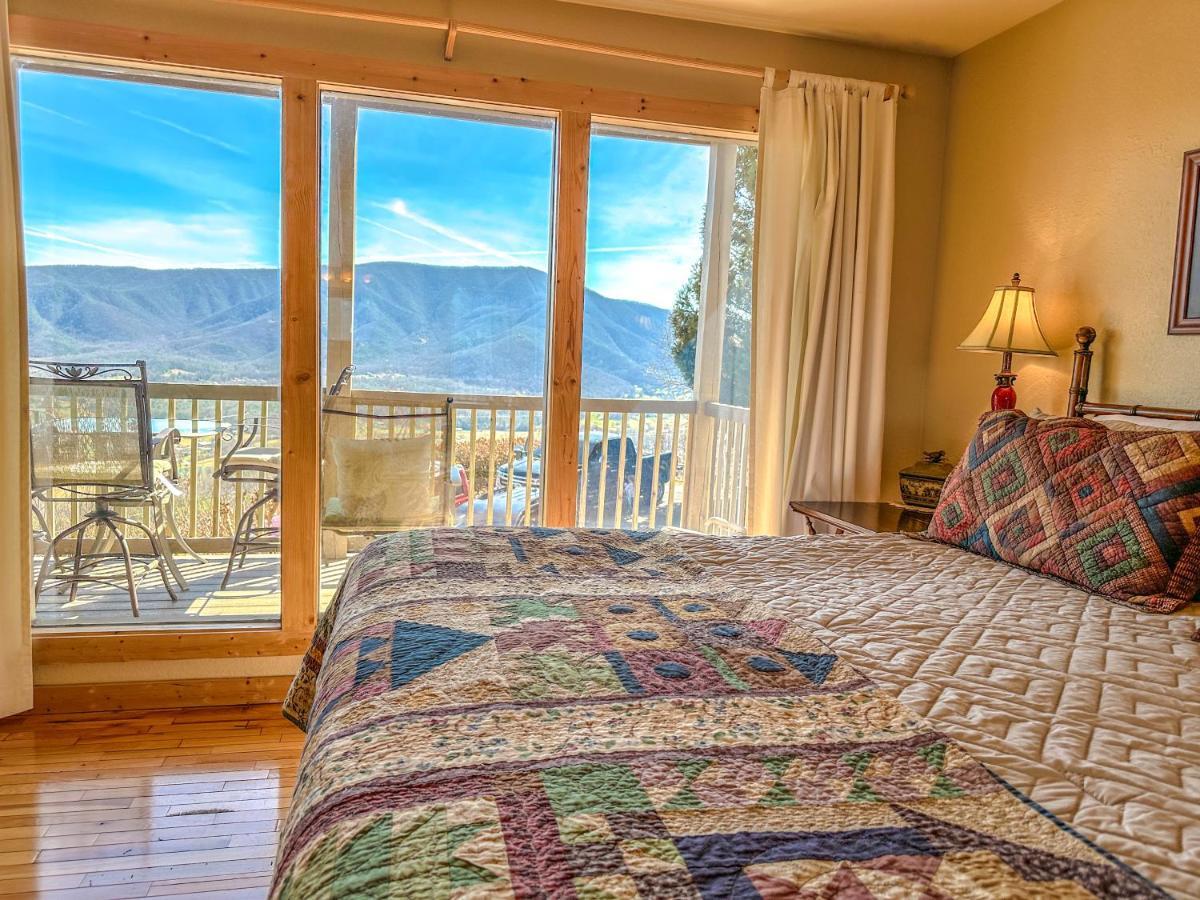 Tanasi Lodge - Reunions, Retreats, Weddings, Family Getaways Sevierville Exteriör bild